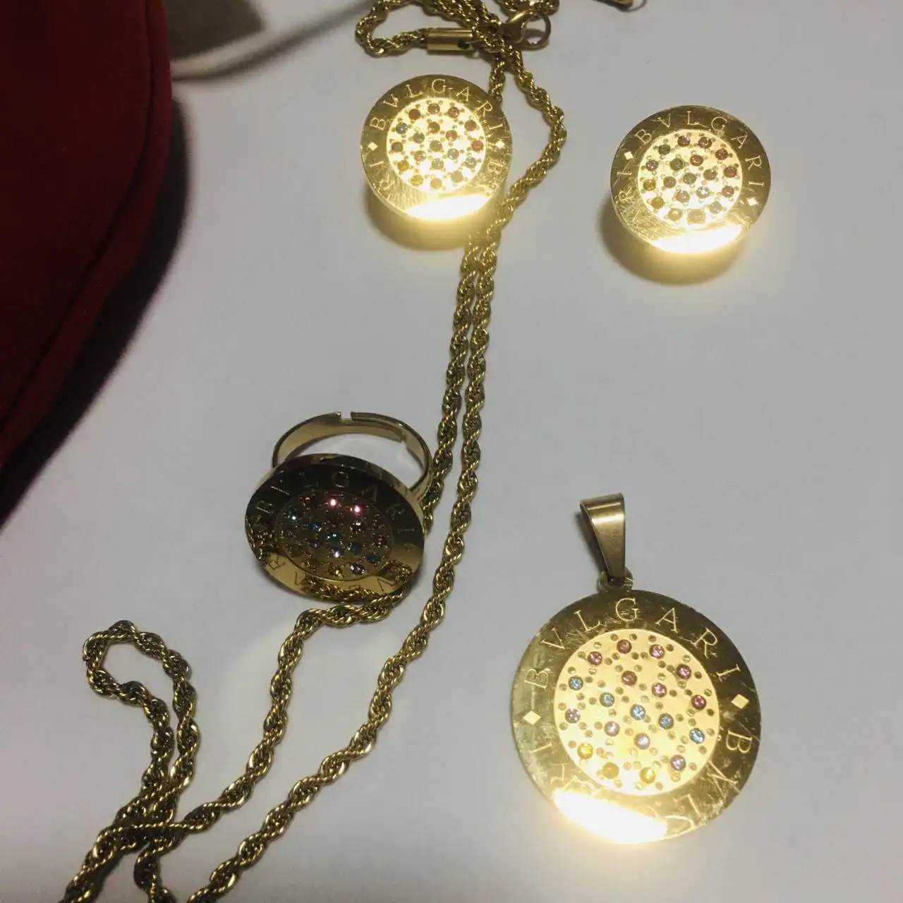 European Color Red Blue Pink Diamond Jewelry for Women and Girls with Omoga Ear Clip 18K Gold