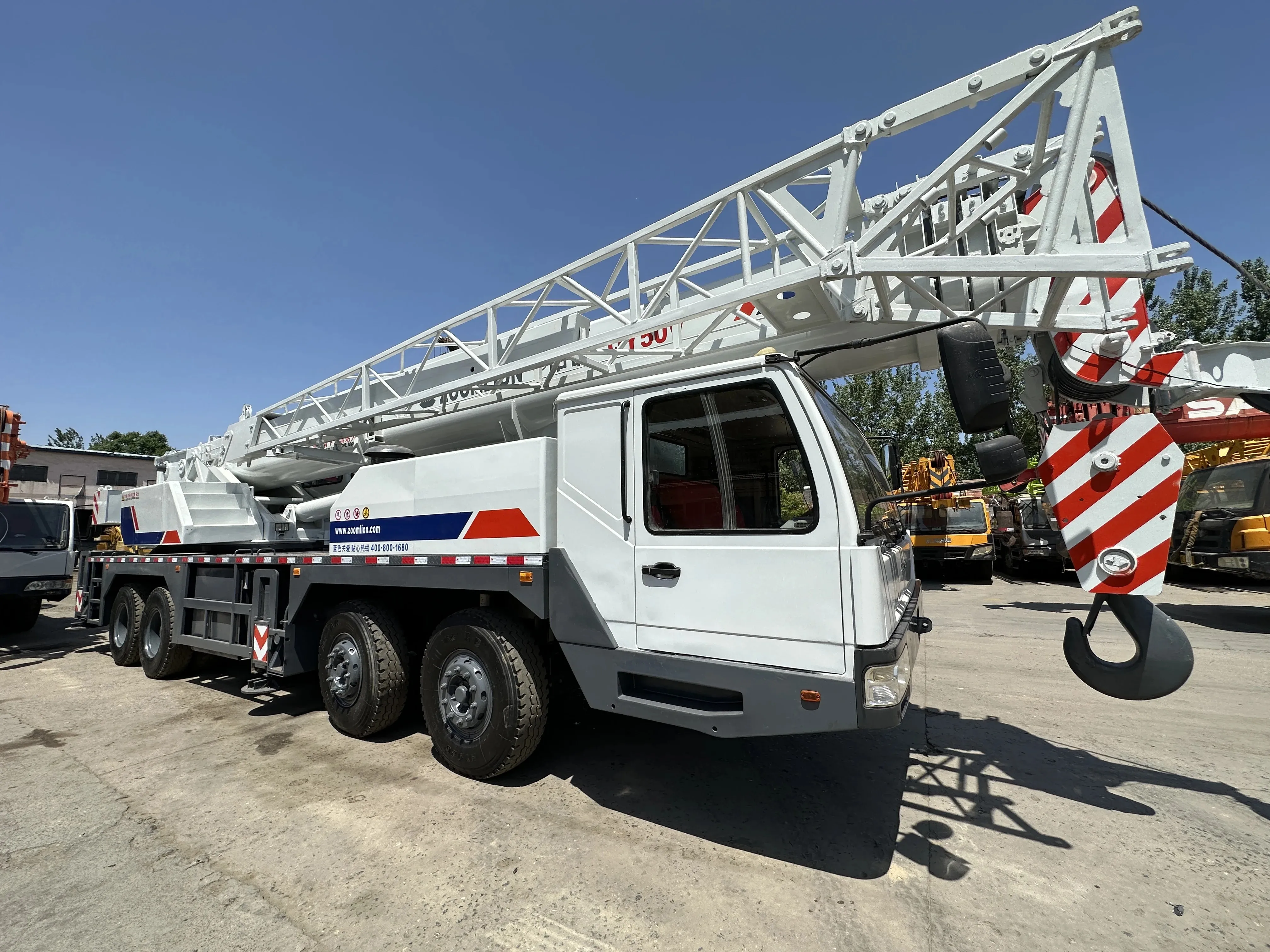 China Brand Original 2020-2023 Year Used ZOOMLION 30Ton Mobile Crane Used Truck Cranes Stock