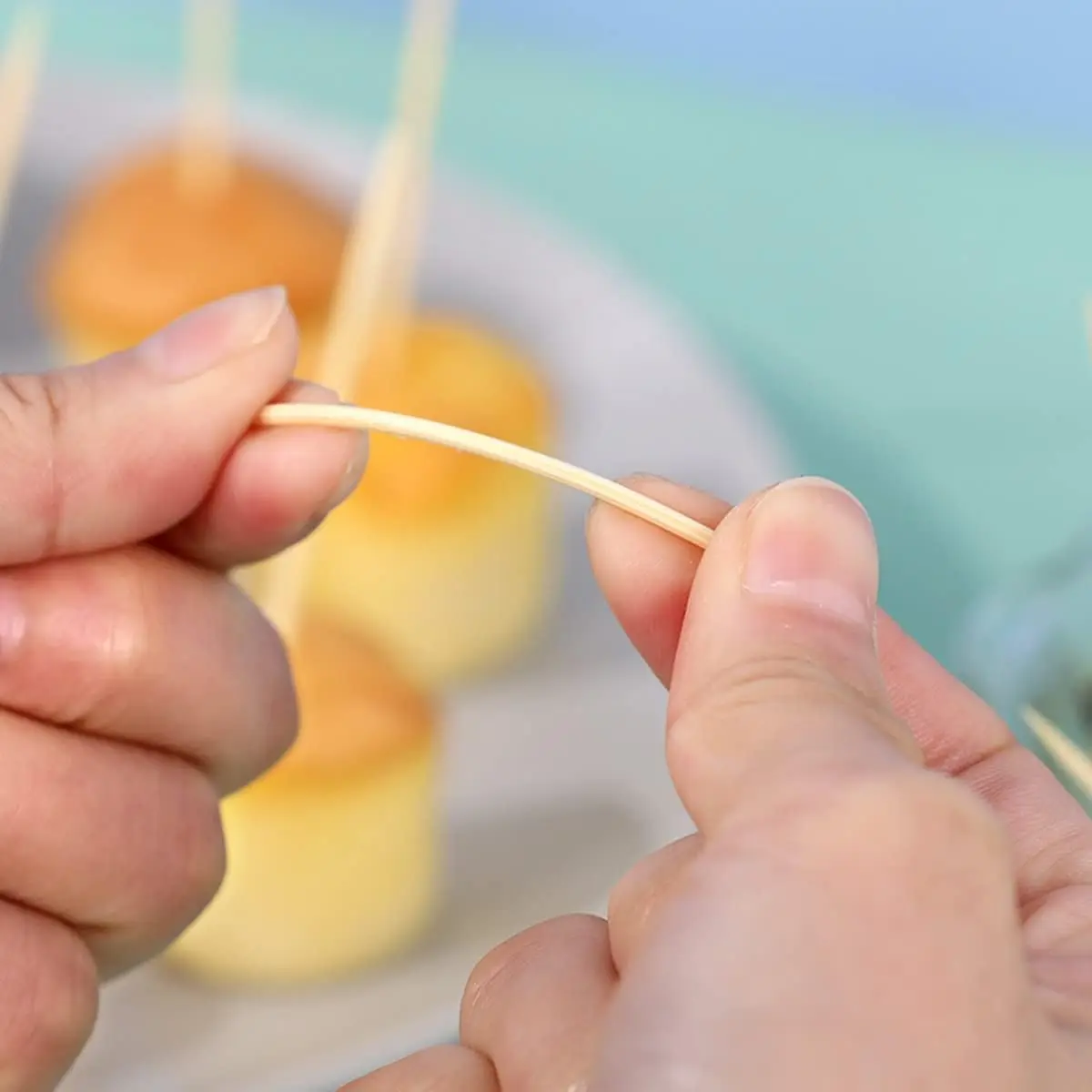 High Quality Extra Long Disposable Square Bamboo Toothpick Strong round Bamboo Sticks for Tableware