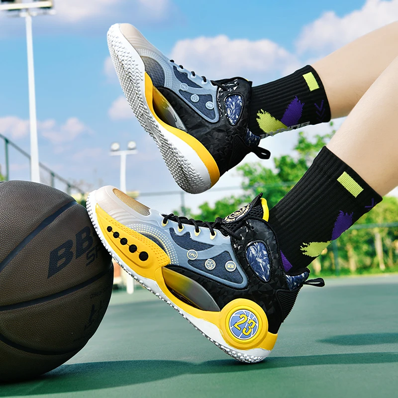 Fashion Hot Selling Sports Running Shoes Men Basketball Shoes and Sneakers Men Shoes Sports