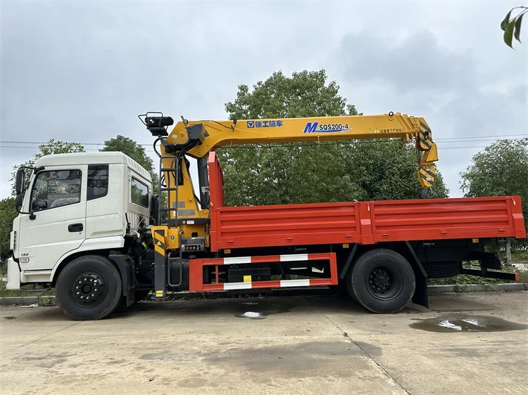 Dongfeng 4*2 Truck Mounted Crane Selling in Africa 5ton 8ton for Sale