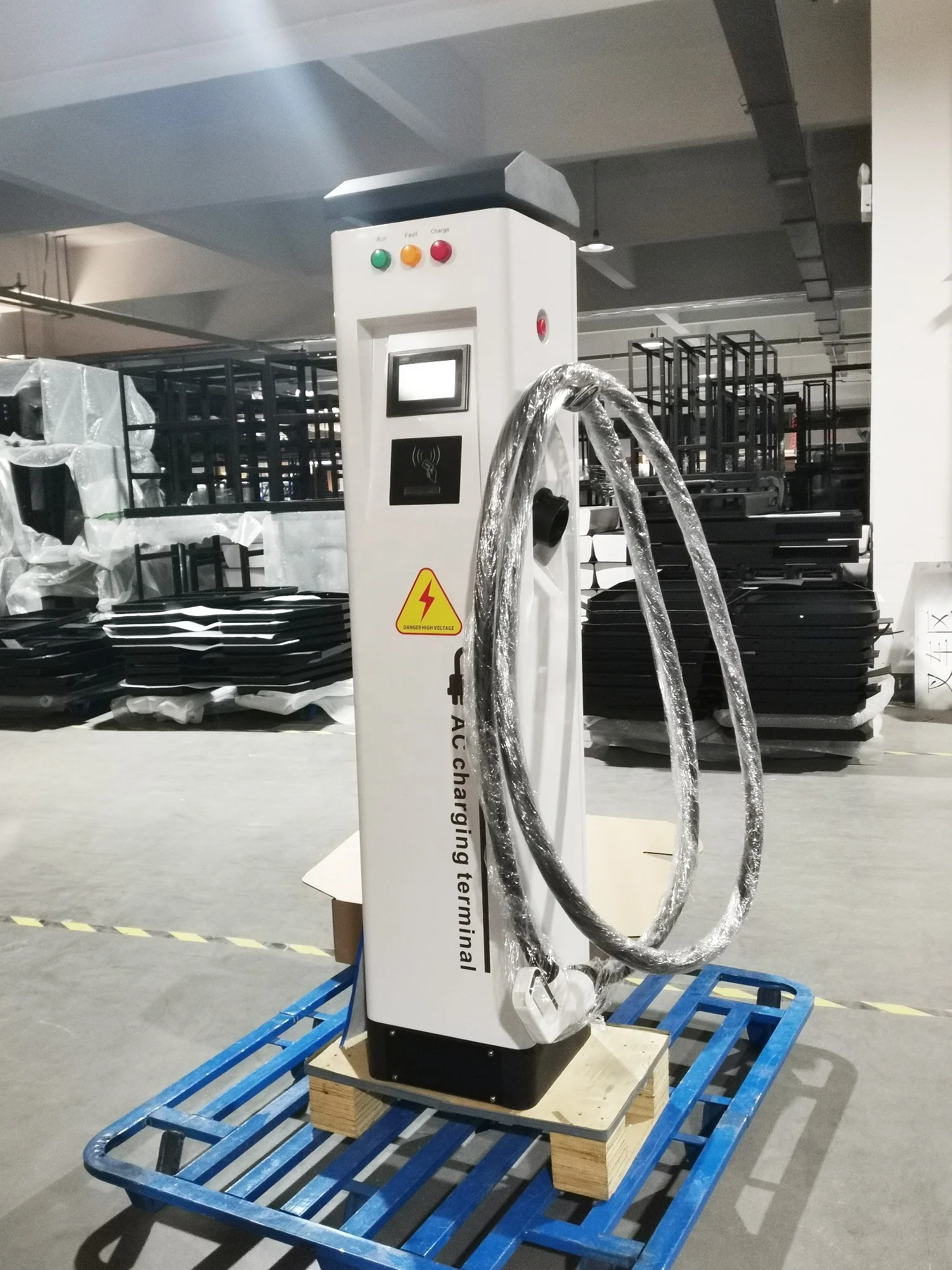 Bluesky Ground mounted Ev Charging Pile Floor Standing Type 2 Ac Electric Car Charger Ac 22kw Ev Charger