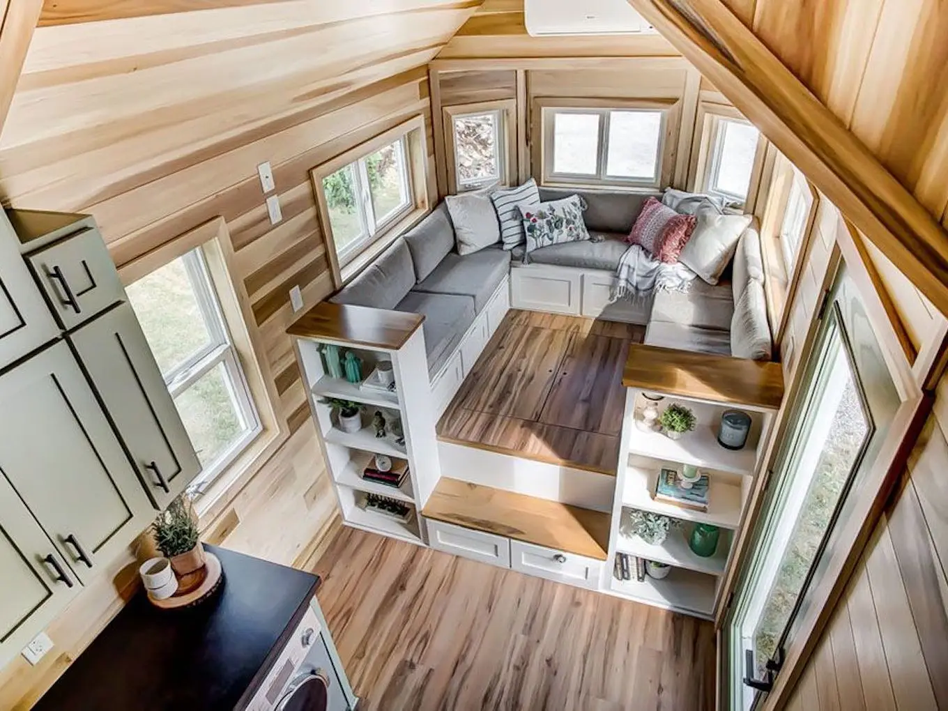 Camping mobile house trailer expandable container house on trailer for sale