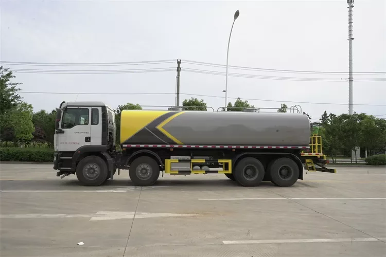 dongfeng water tank truck for sale in dubai 10000 liter water tank truck ISUZU Brand