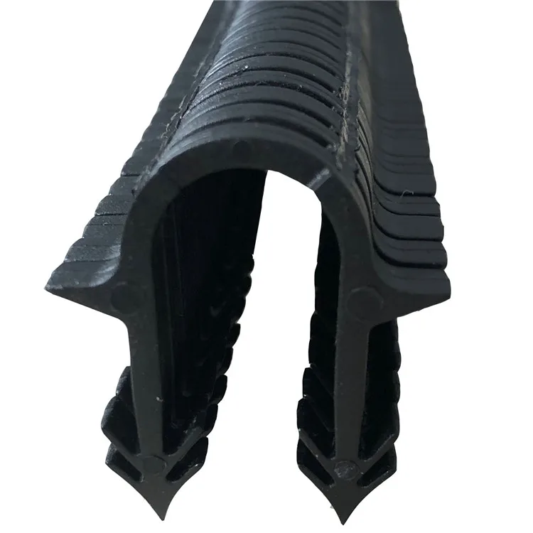 Fixing staples of underfloor heating system with floor heating plastic clips and pipe clips