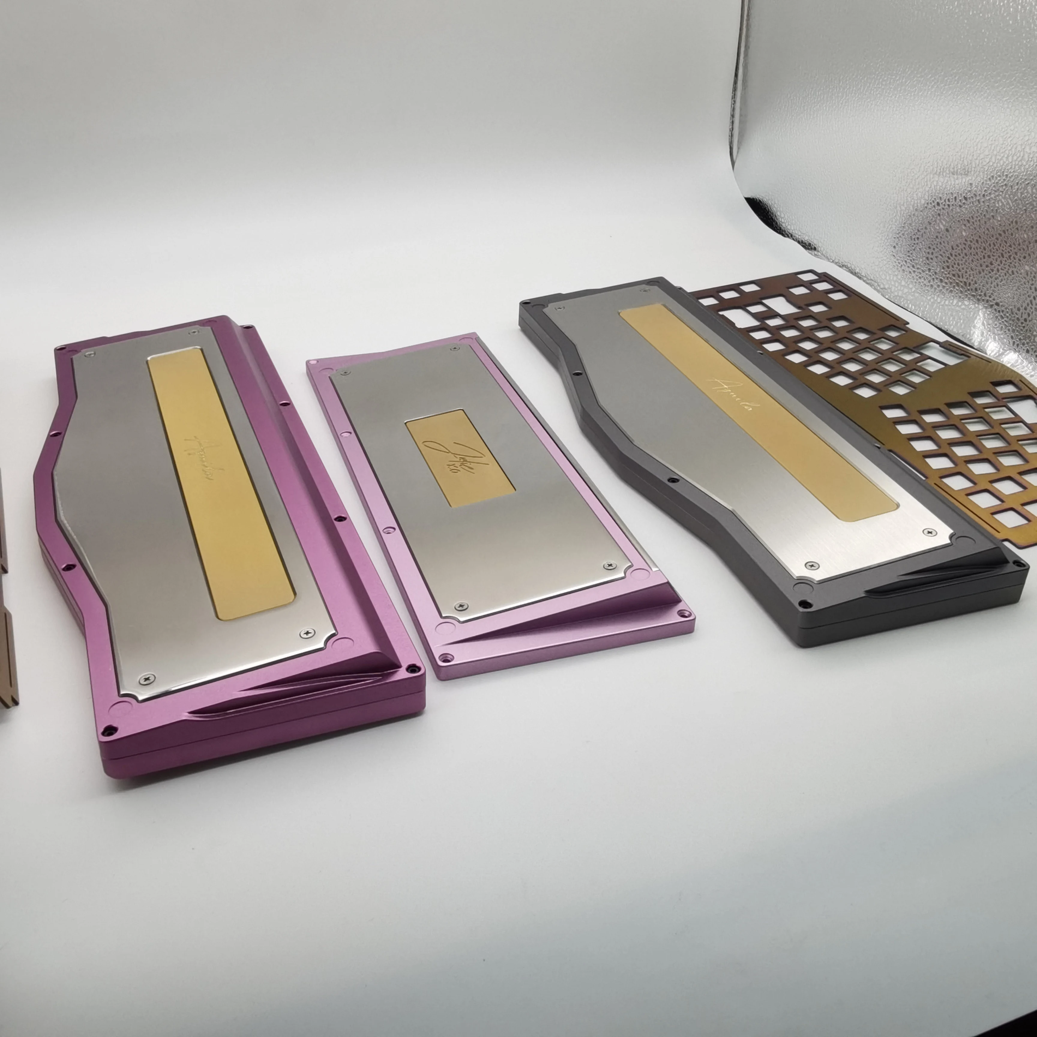 Индивидуальный OEM CNC механический корпус для игровой клавиатуры из алюминия/пластина/вес/верхняя/нижняя часть