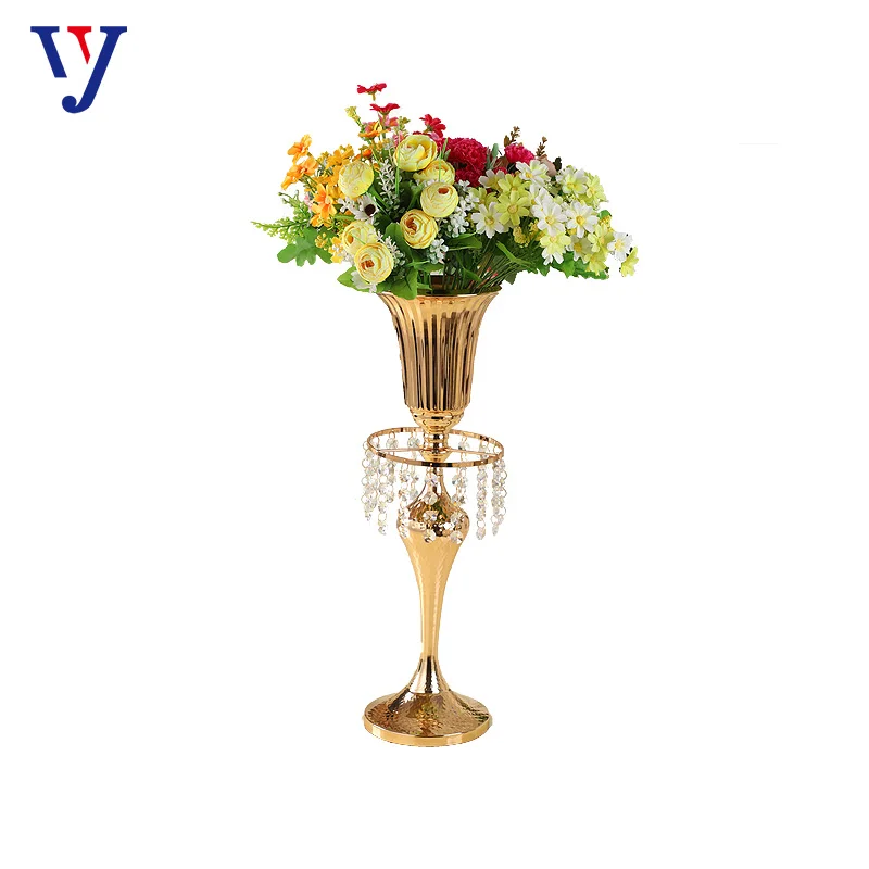 Elegant tall gold color wedding crystal candelabras metal candlesticks with a flower bowl for wedding