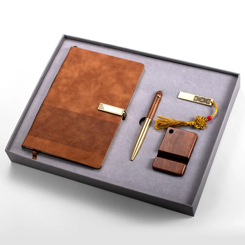 Chinese style notebook bookmark business gift set high-end practical travel souvenir gift box sent to customers with hand gifts