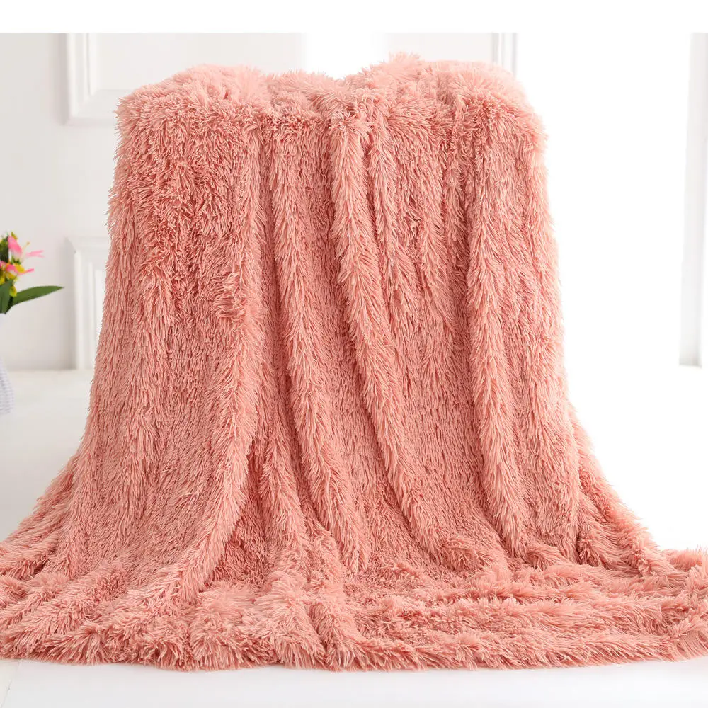 Wholesale Factory Luxury Faux Fur Chunky Thick Blanket Soft Warmth Blanket for Winter and Autumn