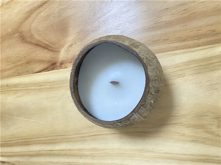 High quality candle in coconut bowl handcrafted luxury gifts wax coco shell for candles OEM accepted