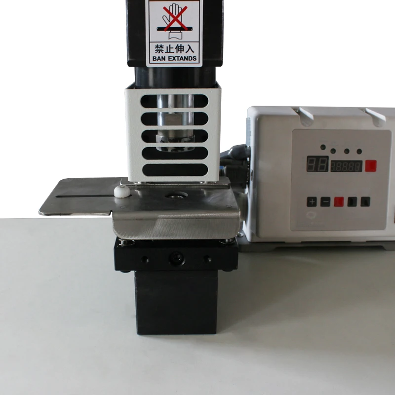 Manual Paper PVC Card Puncher Slot Round Hole Punching Machine