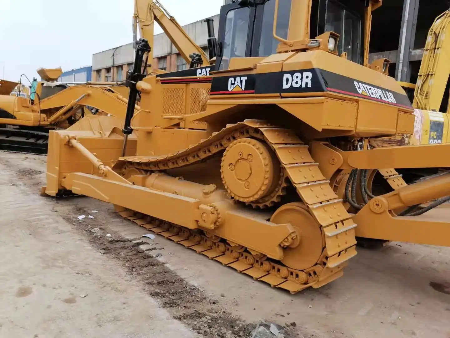 Used CAT D8R Bulldozer with ripper /Caterpillar d6 d6r d6d d7g d7r d8r crawler dozer for sale