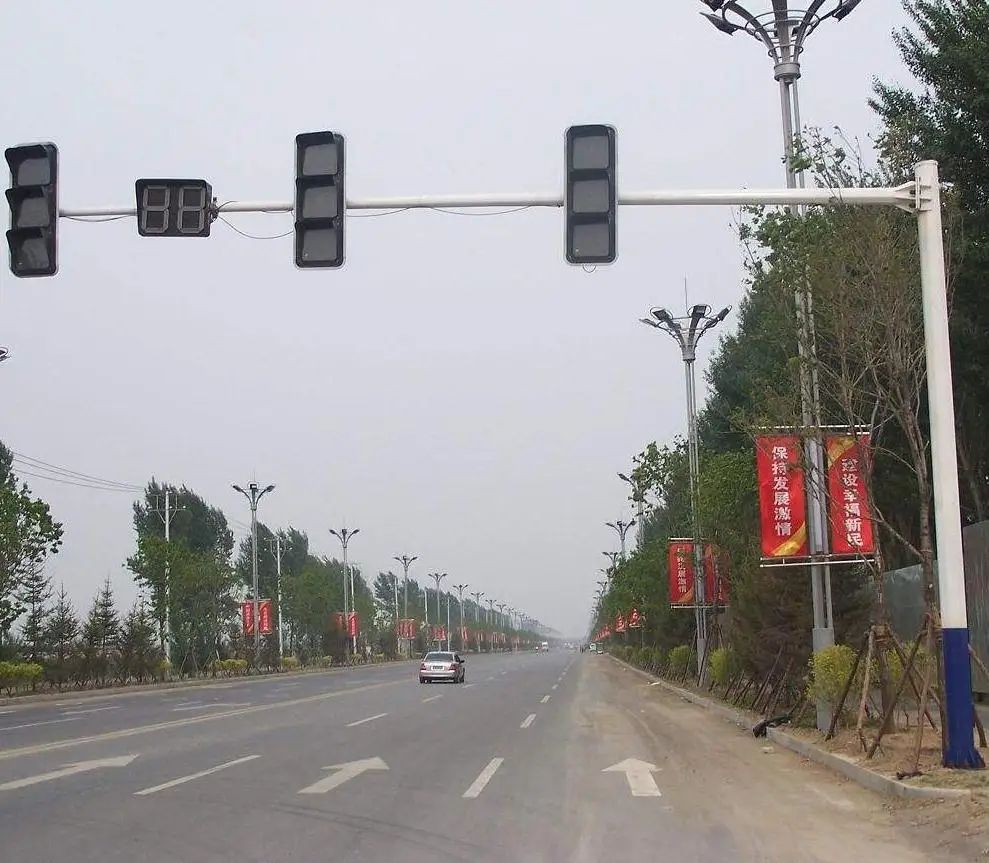 6.5 6 8 meter Galvanized HDG Telescopic Traffic Pole /traffic Signal Light Pole for Street Road
