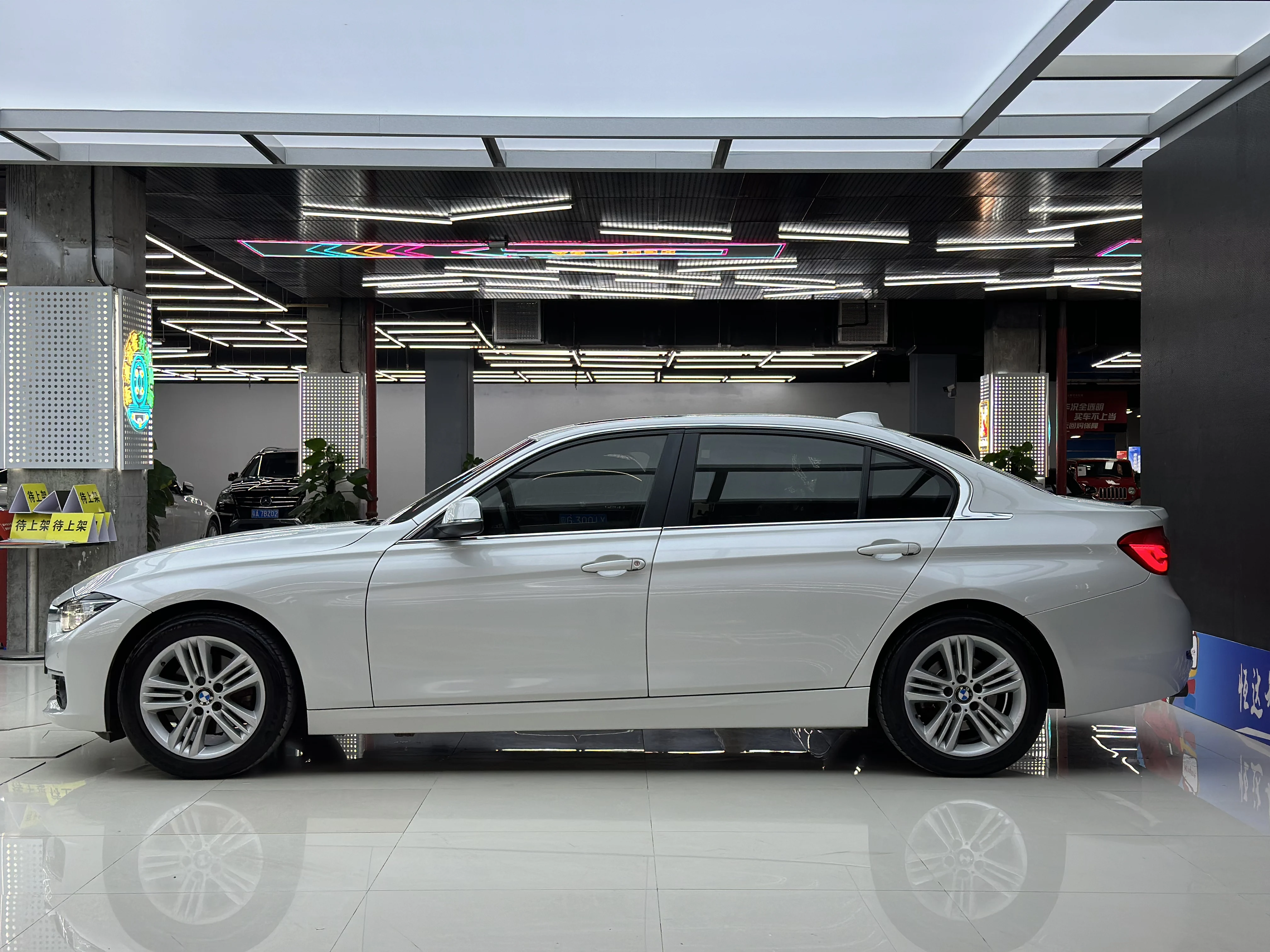 Wholesale 2017 BMW 320li 2.0T SUV used car for sale,second hand vehicles cheap car