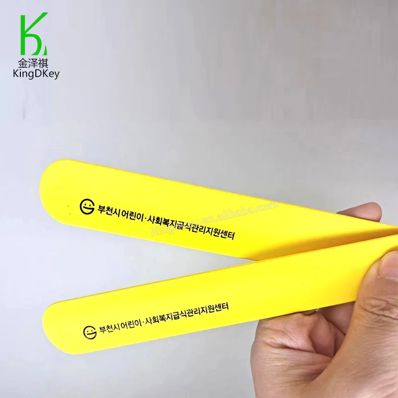 Free sample bulk cheap custom logo printing slap on band pat circle pvc rubber bracelet silicone slap wristband for kids