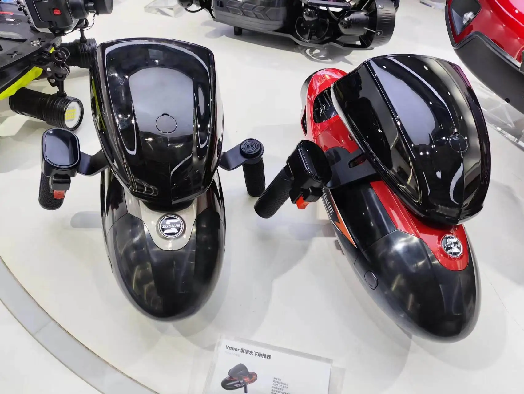 Sublue Underwater Scooter Vapor 40m deep diving water playing &diving watercraft 8.6kg light