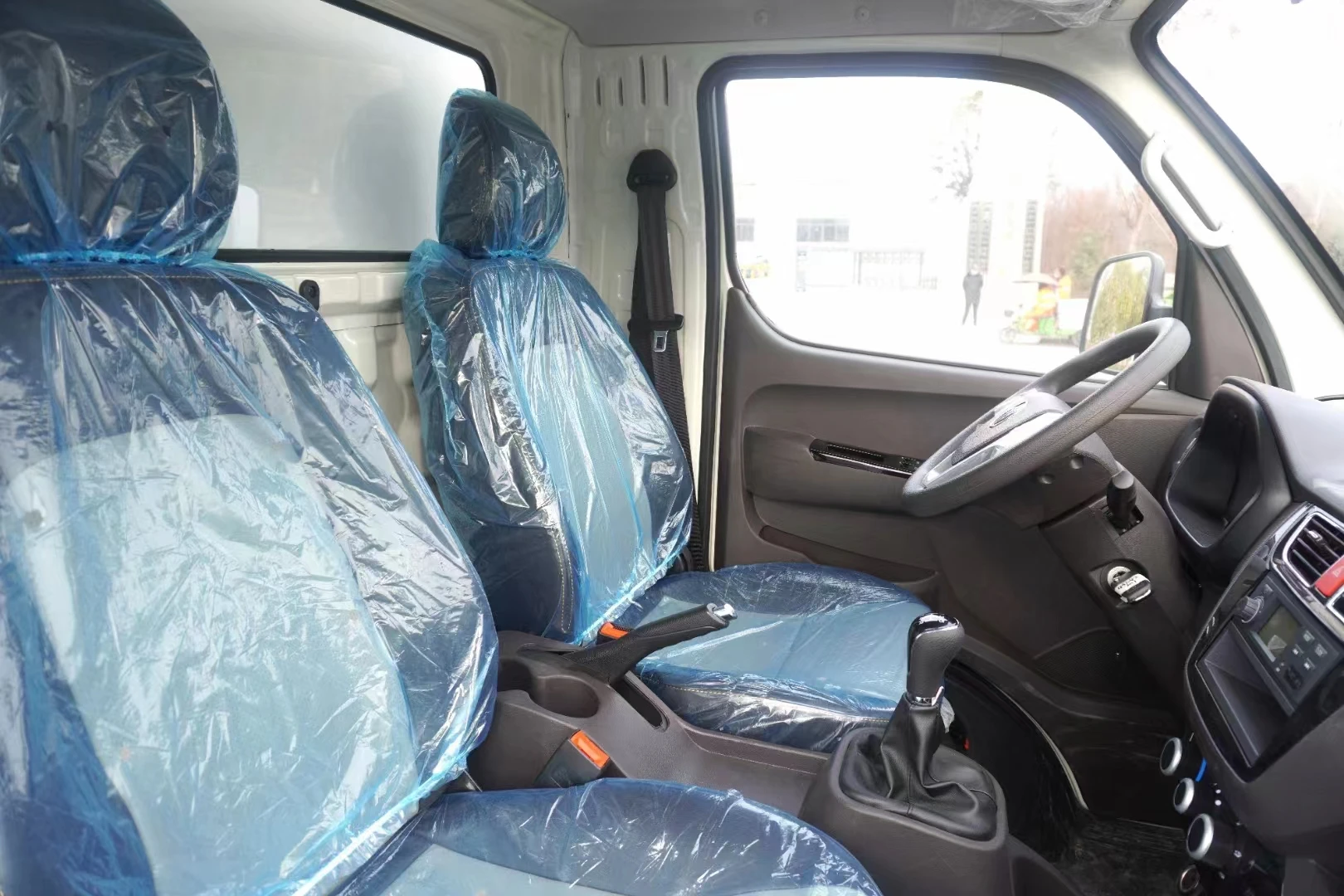 0.5-1.5 Ton reefer truck FOTON 4*2  Refrigerator truckk