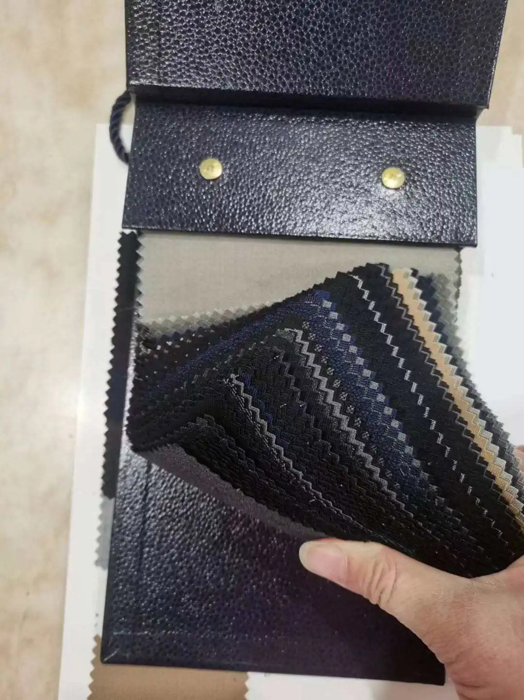 ready to ship beautiful colors  30% merino wool worsted wool suiting fabric serge wholesale sample book