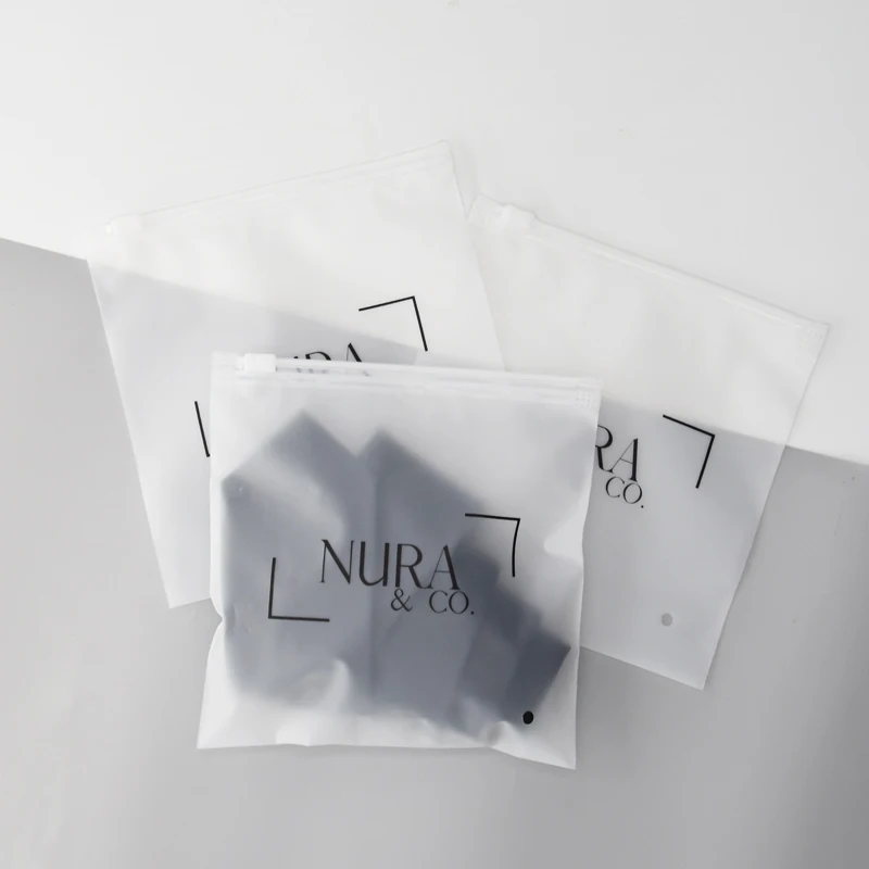 Hot Selling Eco friendly Zipper Resealable Clothes Packaging Frosted Plastic Ziplock Bag
