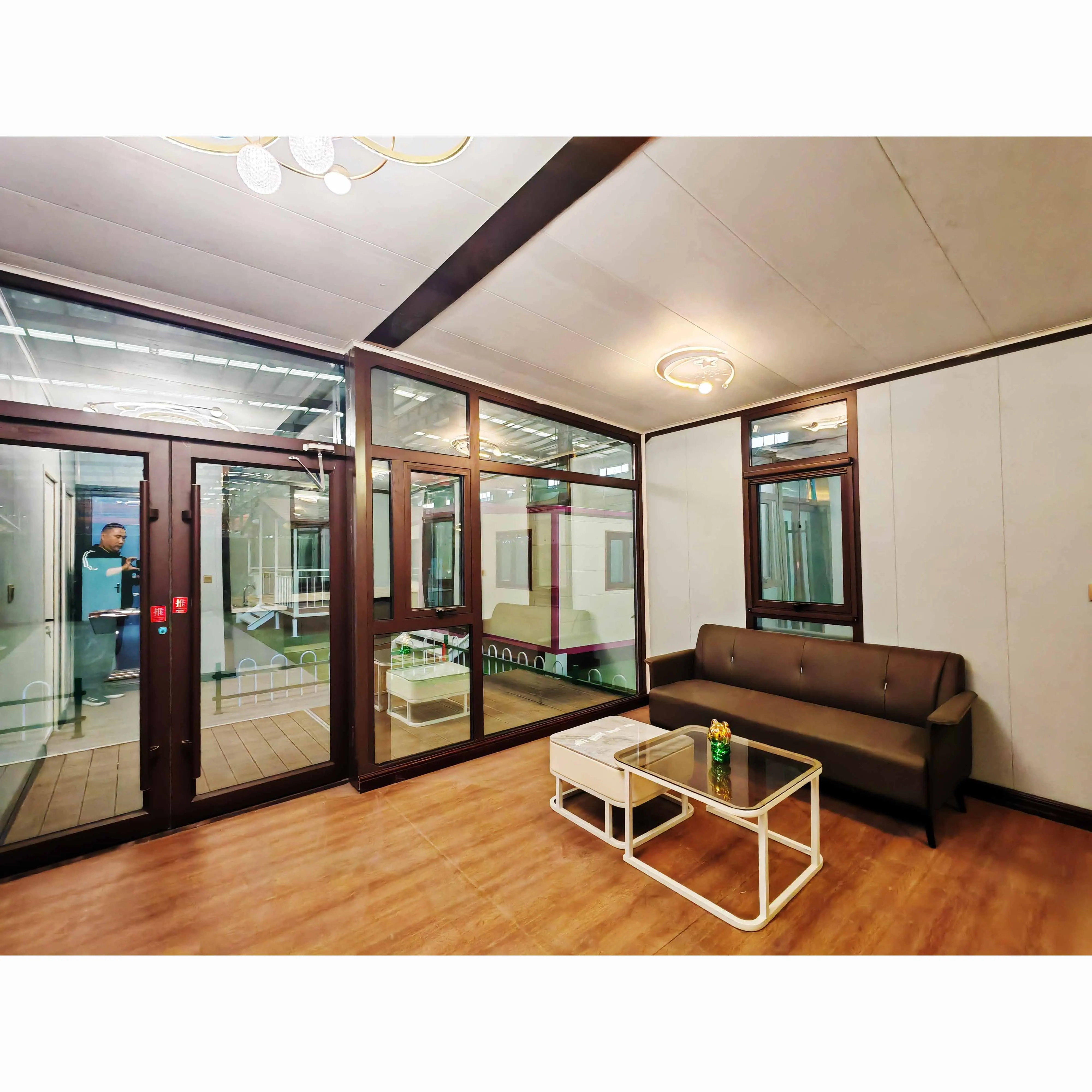 20 & 40 Foot Luxury 3-in-1 Folding Mobile Home Modern Steel Expandable Container House for Bedroom Hotel Shop Apartment Use