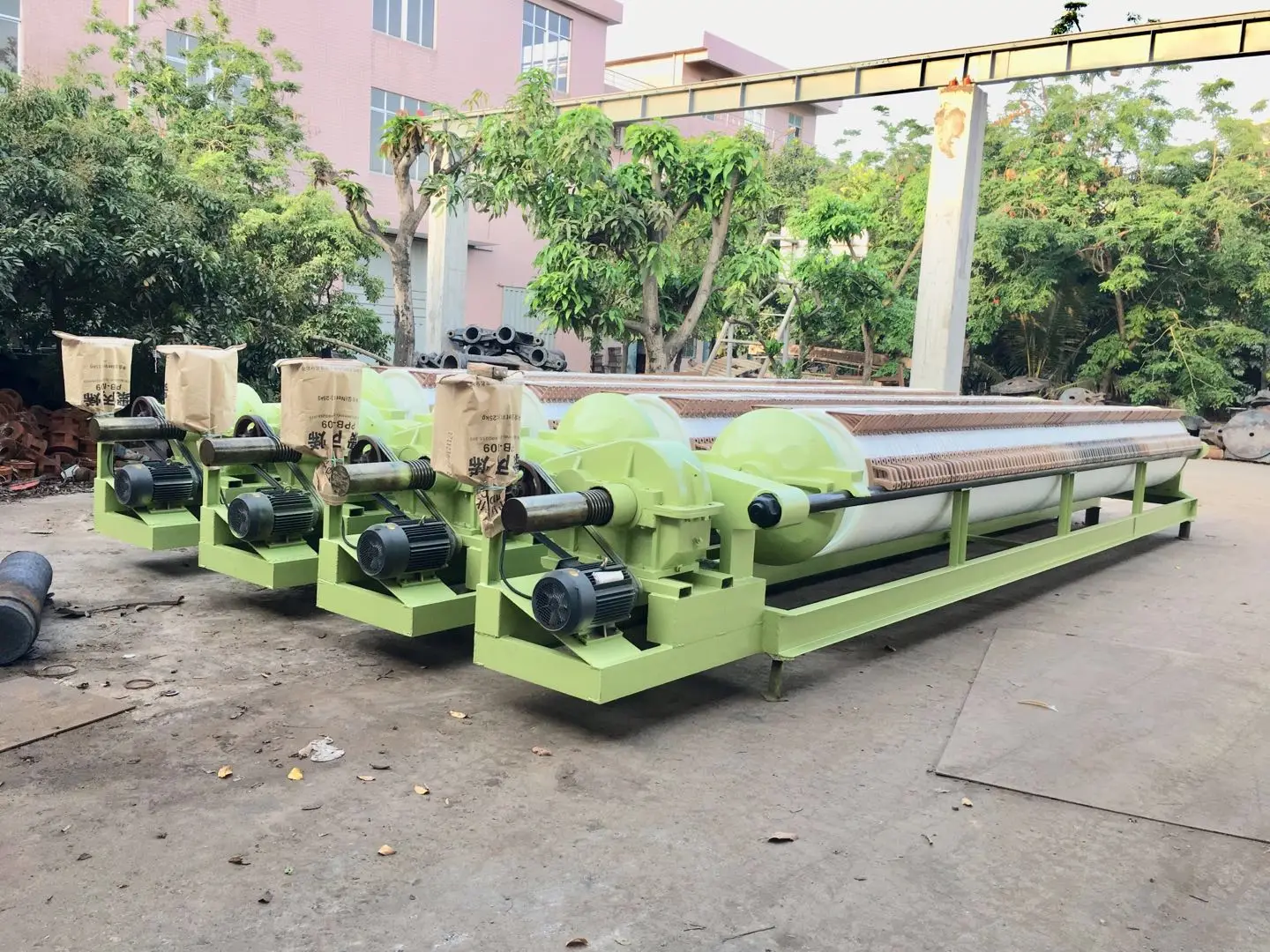 Round Plate Ceramics Mugs Material  Filter Press Machine  Lower Price Filter Press For Clay Filter Press