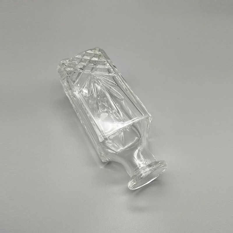 Professional Wholesale Luxury New Design Empty Glass Reed Bottle Diffuser For Home Decoration