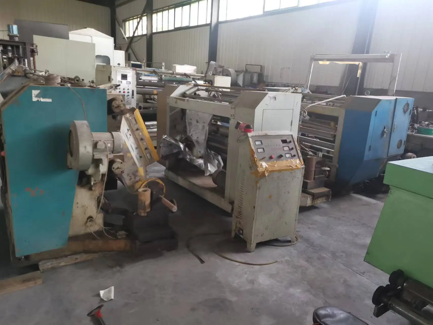 Б/у дешевая простая мини-машина для продольной резки