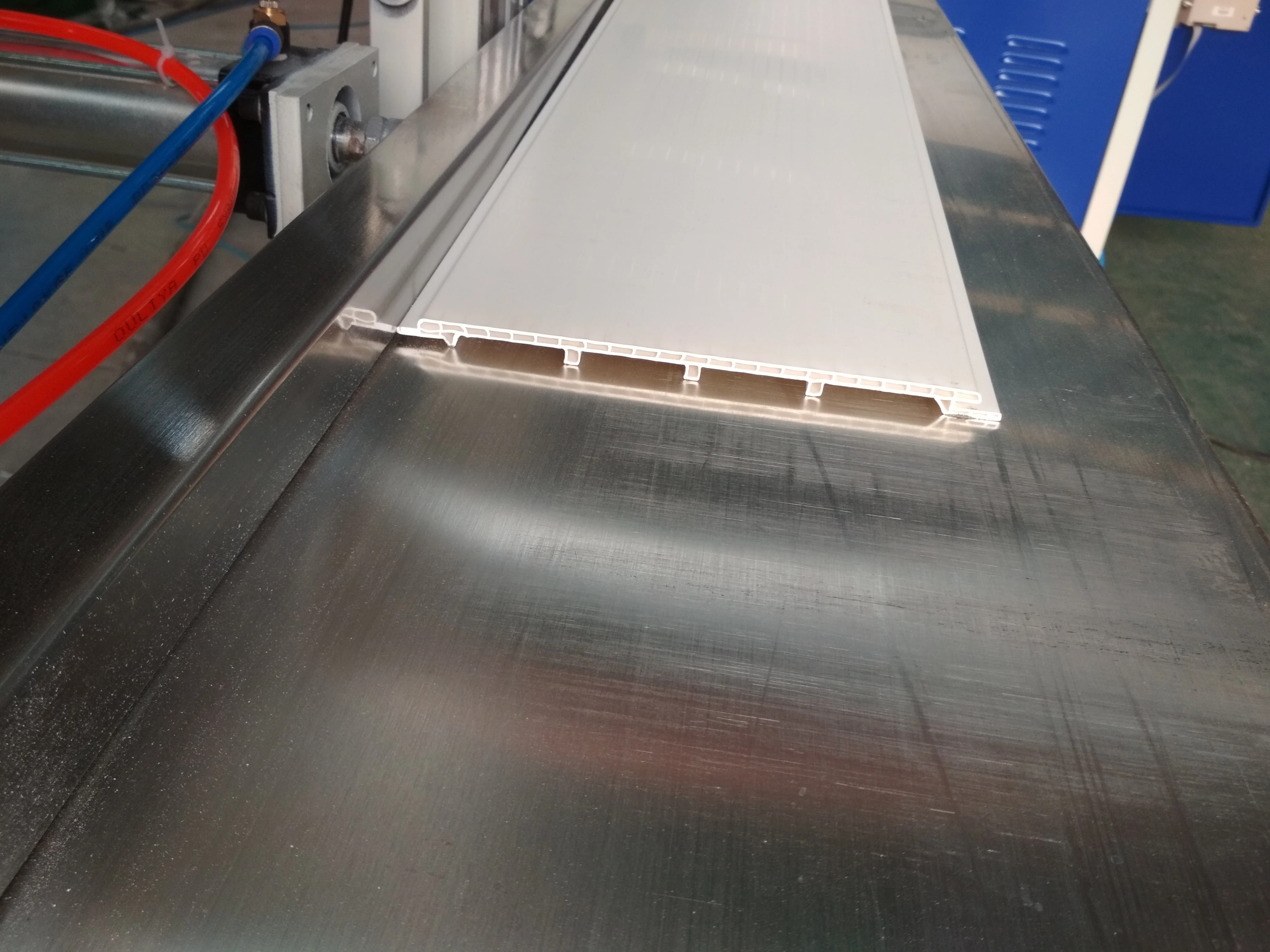 Plastic PVC gusset plate making machine