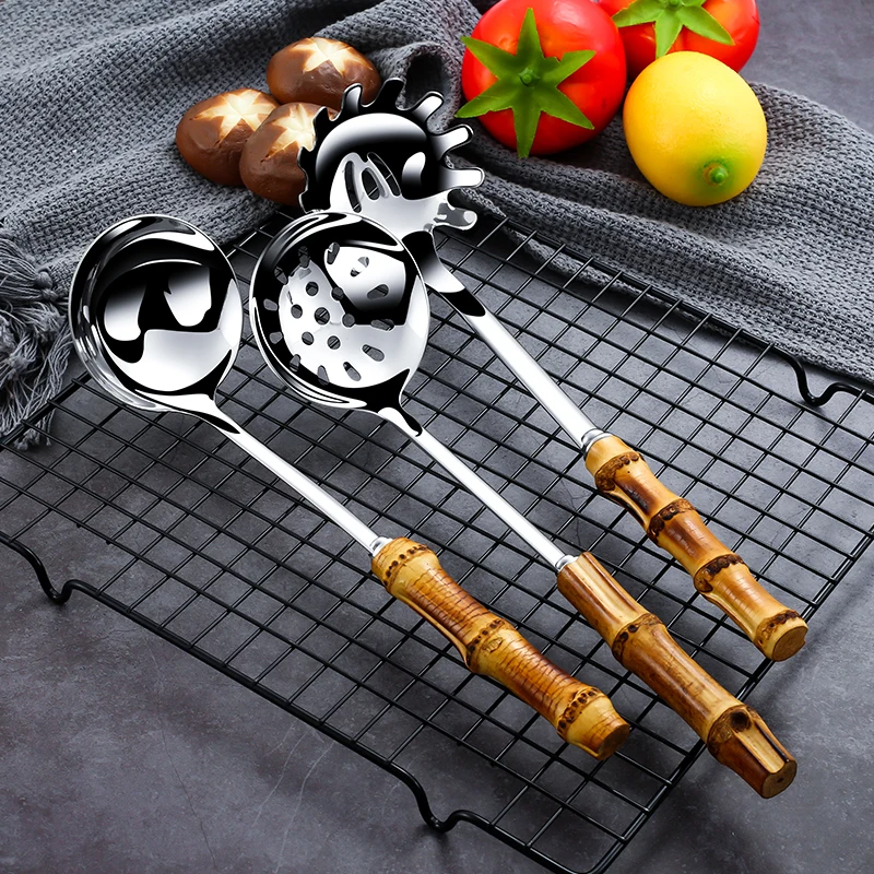 Food Grade Bamboo Handle Scoop Kitchen Gadgets Stainless Steel Noodles Soup Spoon Set