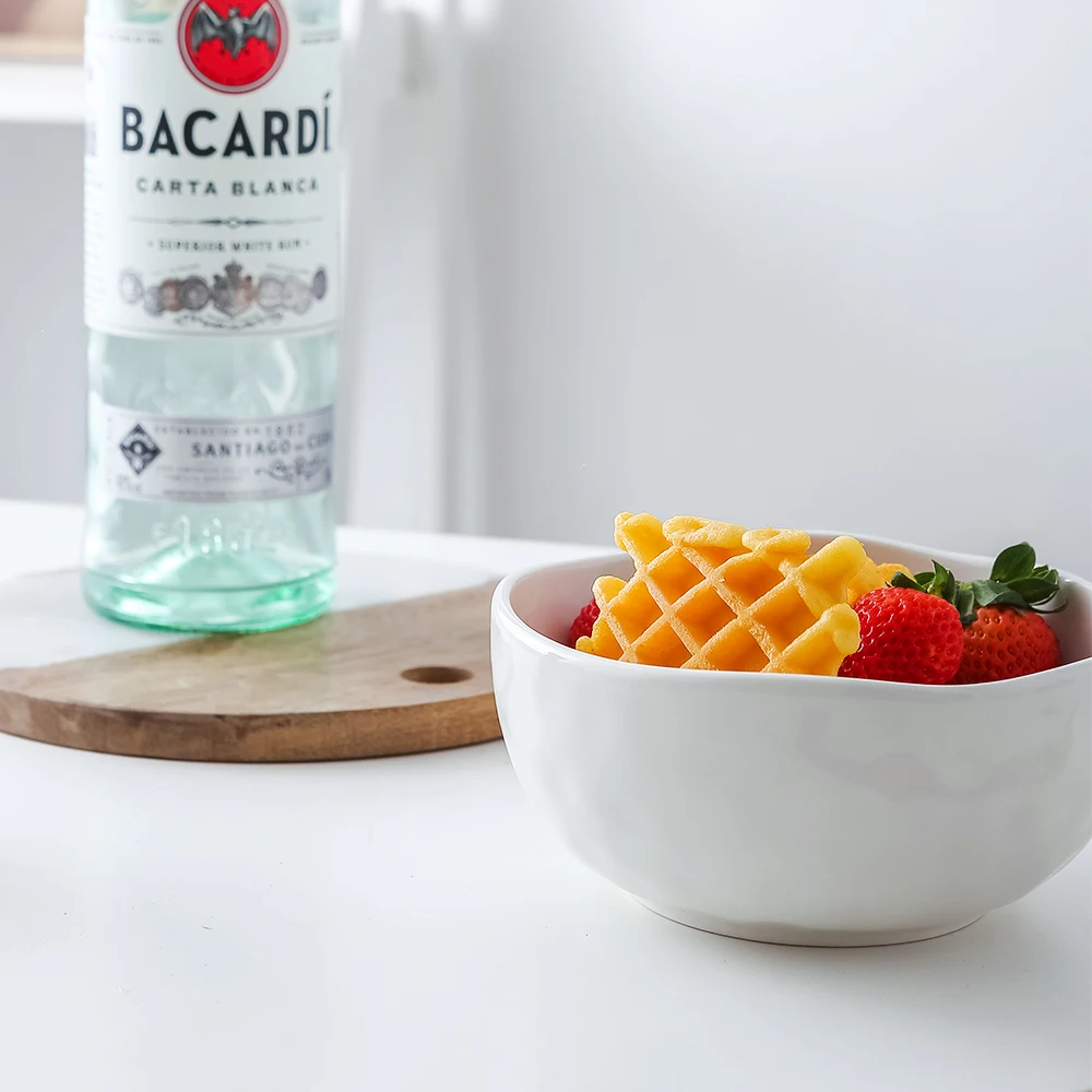 2021 Hot Selling White Ceramic Salad Bowl Set Of 4 Fluted Latte Design Soup Bowl Rice For Food