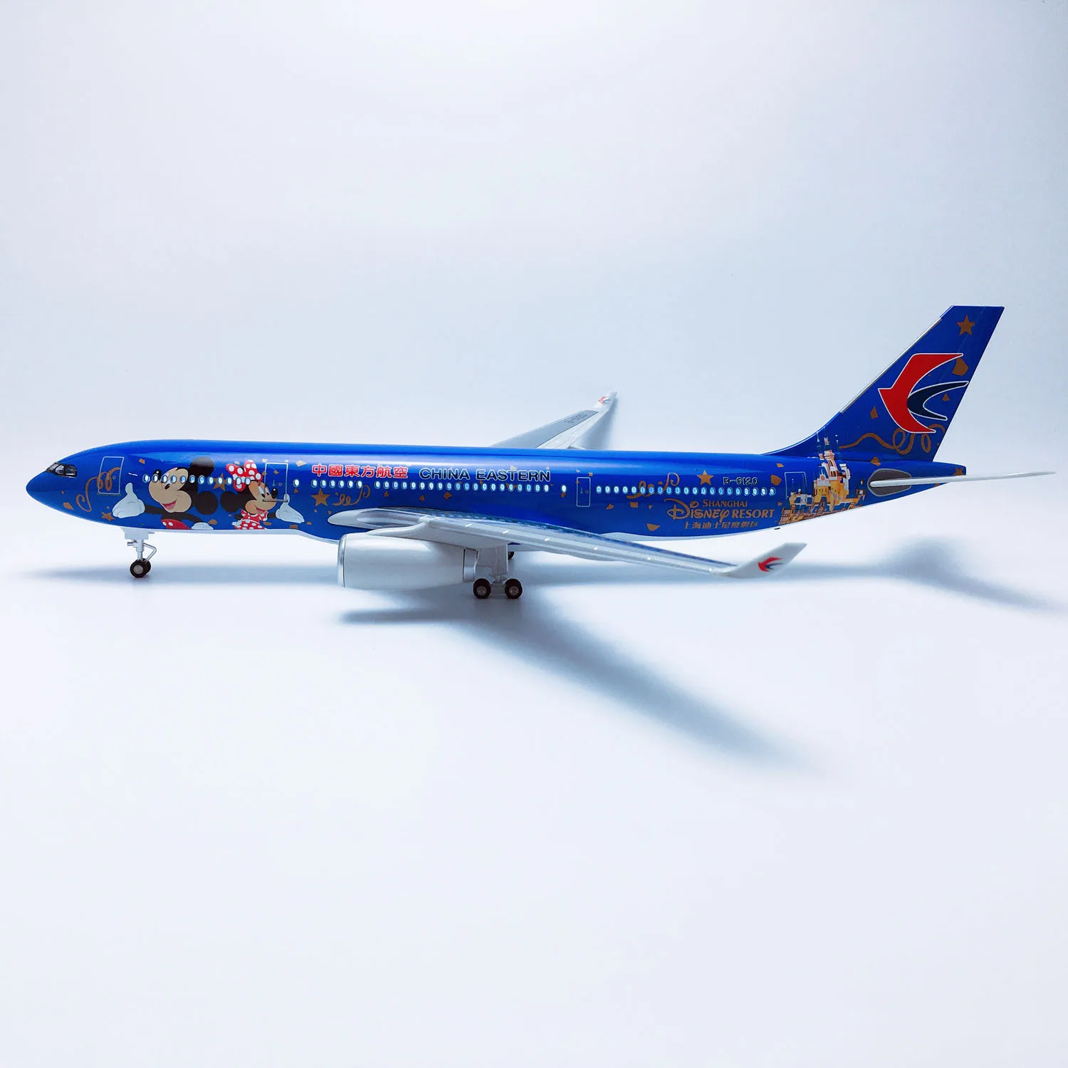 47cm 1/79 Scale Airbus 330--200 China Southern Airlines Resin Airplane Model with Led Light & Landing Gears