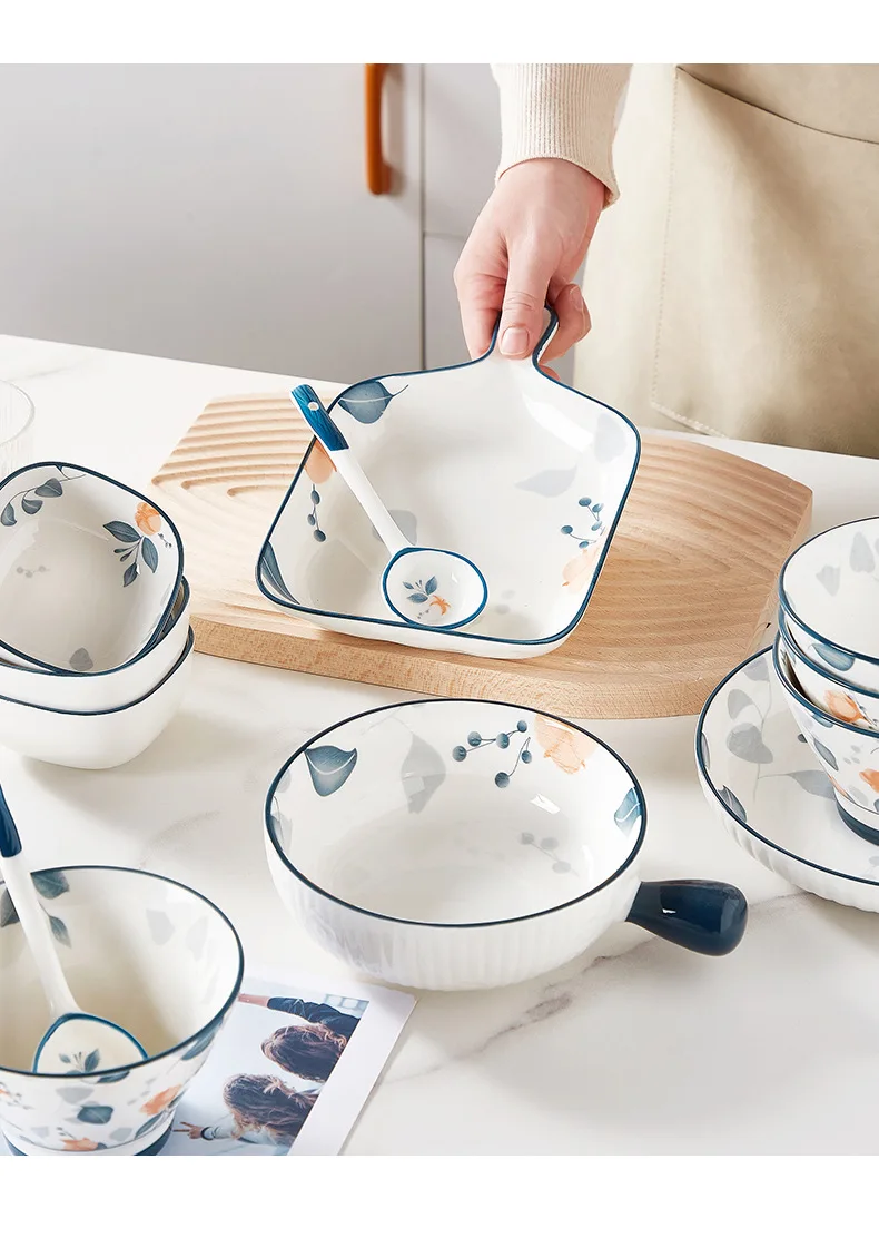 Детская керамическая чаша с клубникой