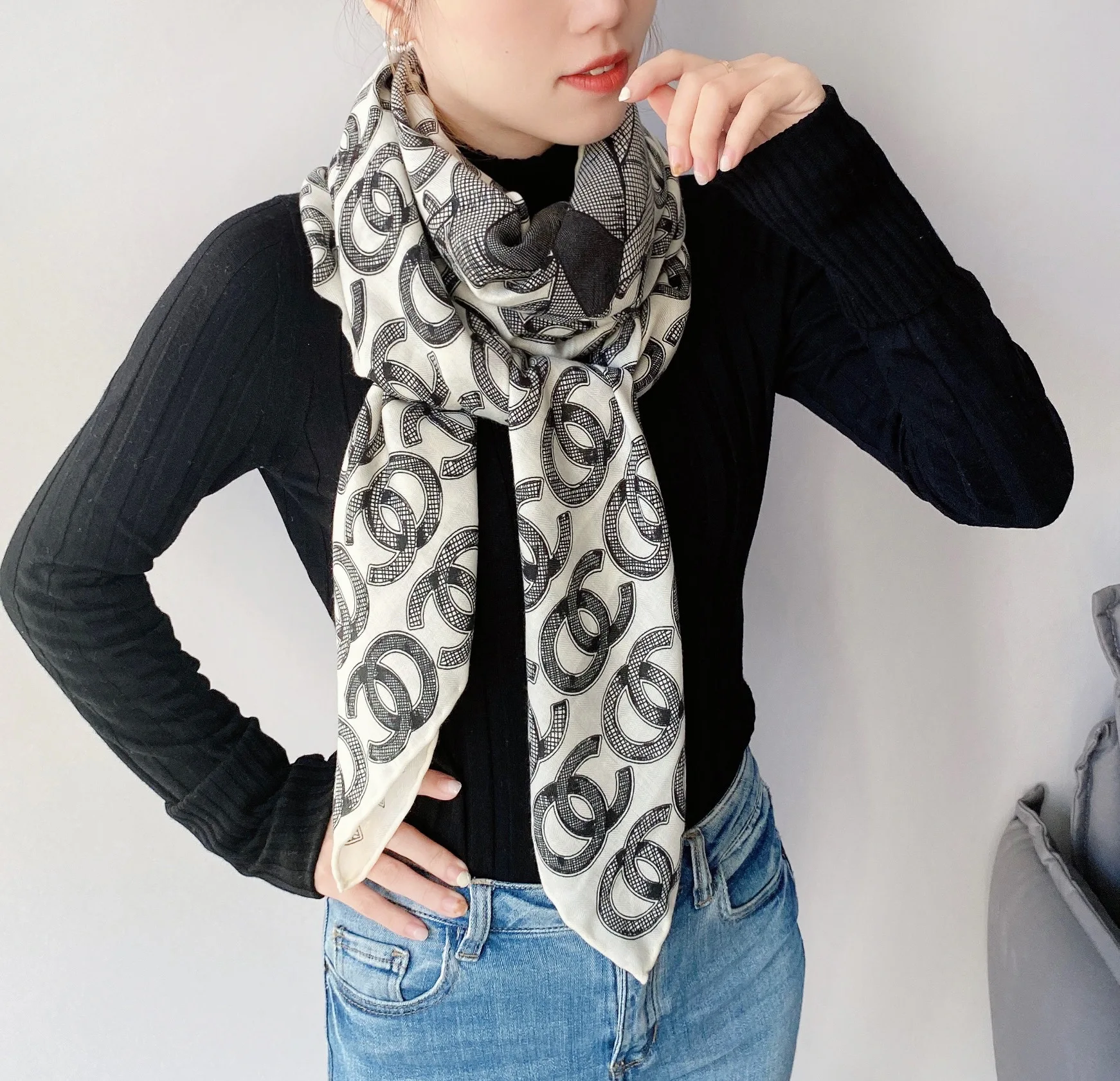 Early spring light luxury fashion thick scarf women warm decorative shawl