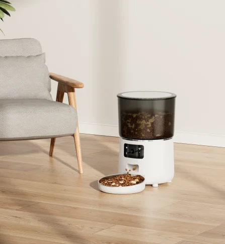 OEM 4L Wifi Pet FeeSmart der Camera Tuya App Control  Cat Dog Food Dispenser Automatic Pet Feeder With Camera