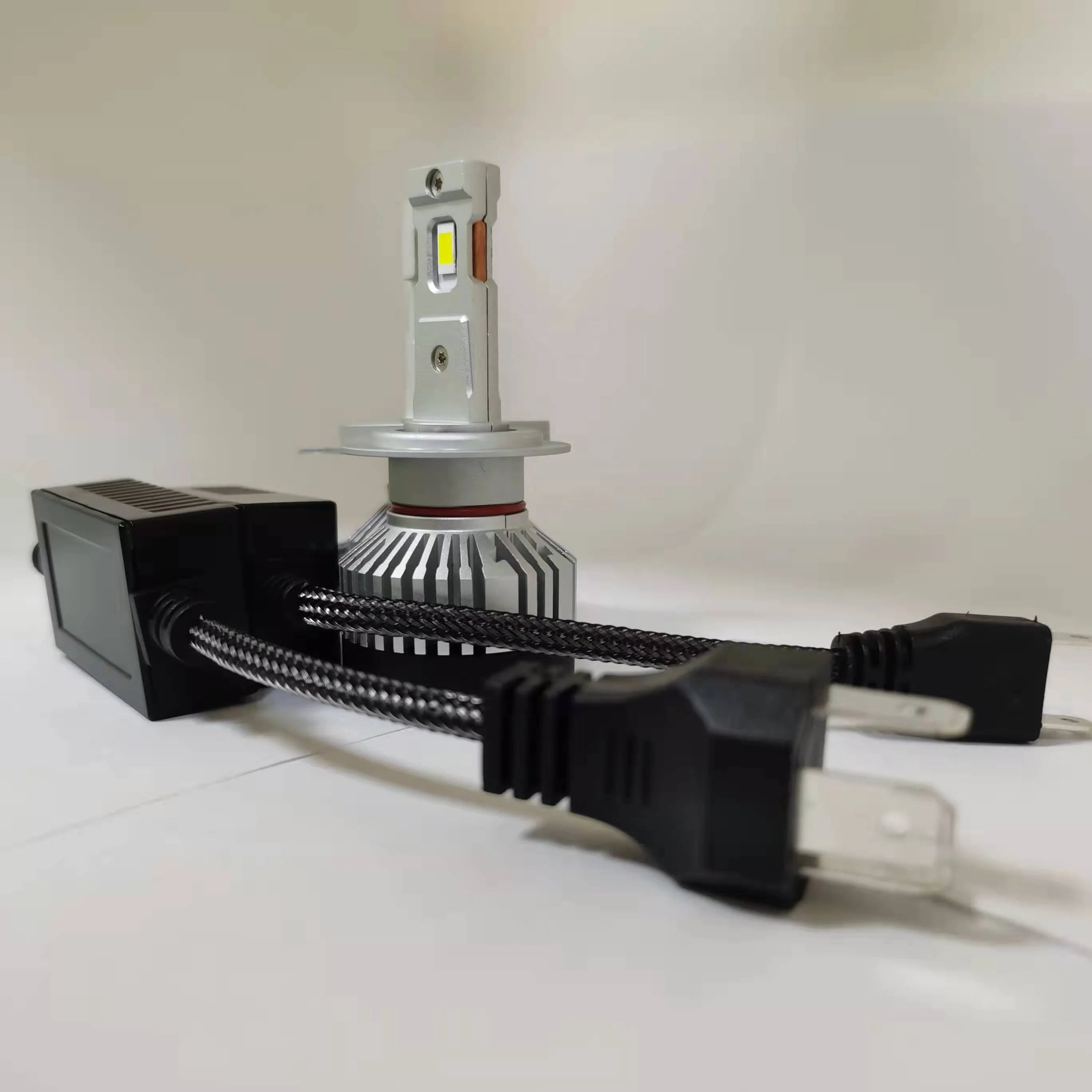 High Power 60W 15000LM CSP Chip Auto Lighting System Car Led Lights 9005 9006 H1 H11 H7 Led Headlights Bulb