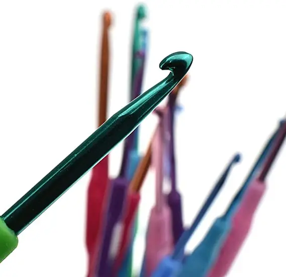 6 Pieces of Crochet Hooks DIY Yarn Weave Craft Tools with Ergonomic Plastic Handle