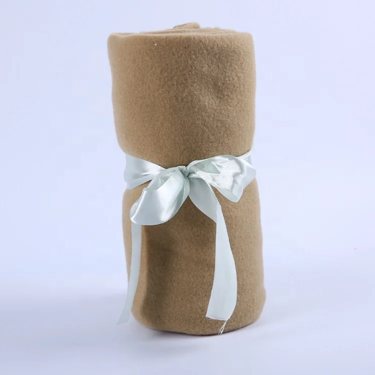 Promotional disposable rolld-up cheap polar fleece blanket in bulk