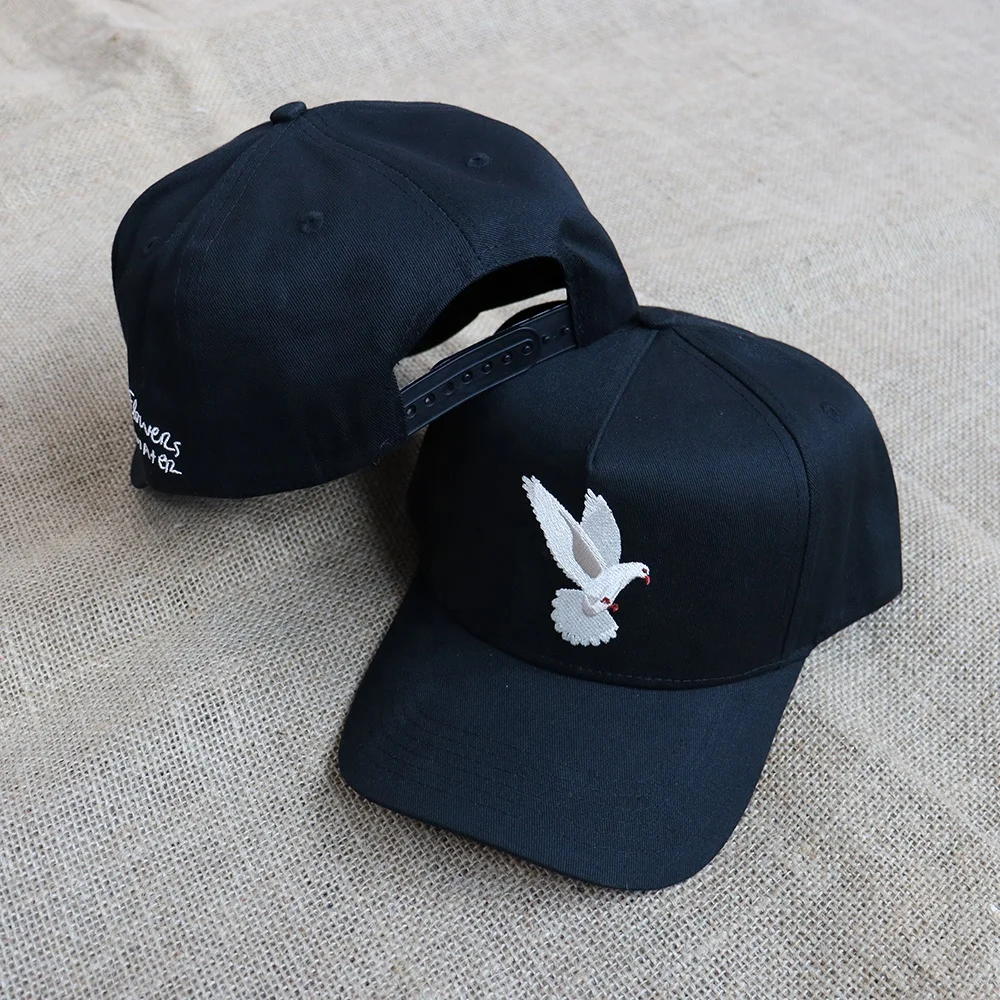 Simple unique 5 panel black baseball cap with logo cotton cap Sports cap for men and women