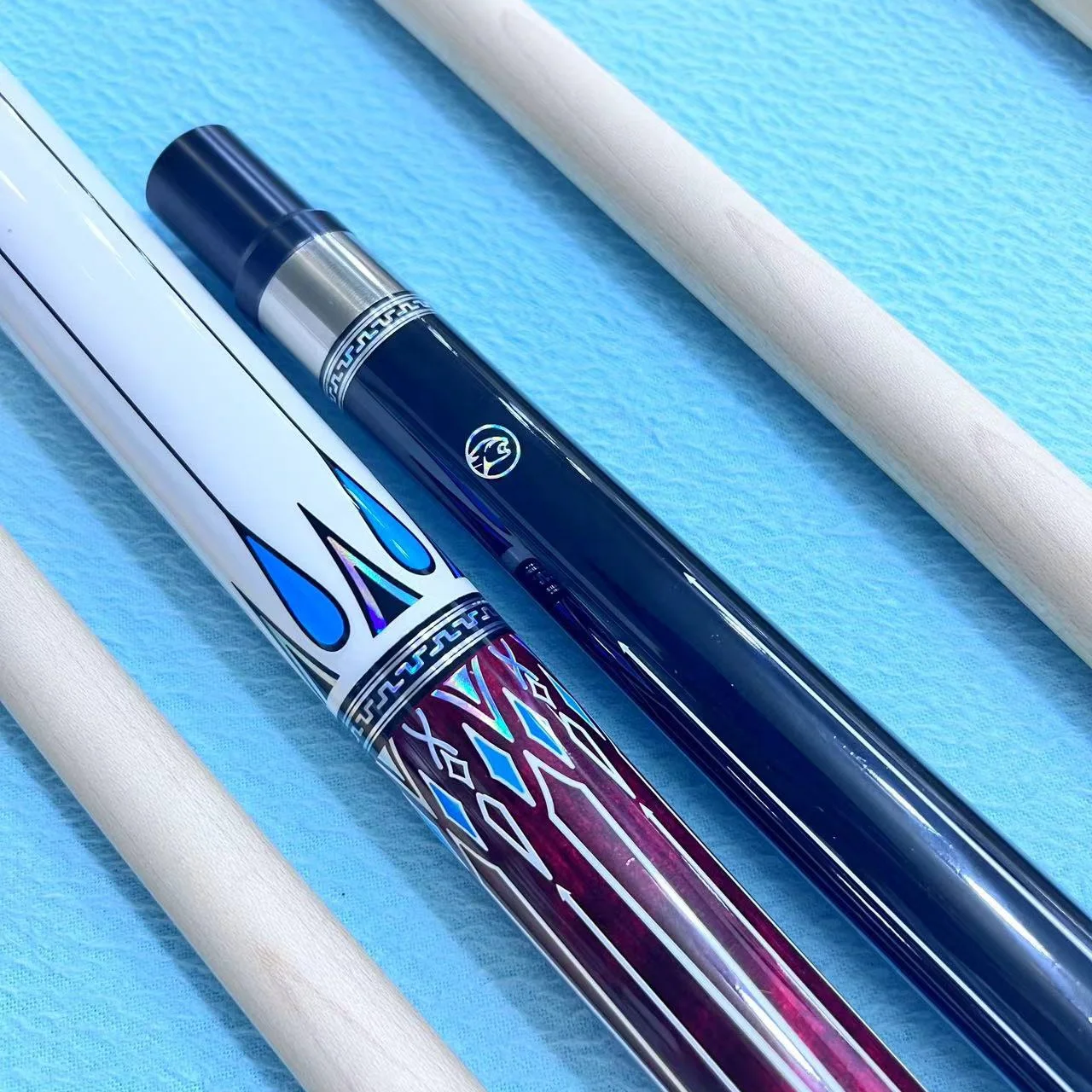 High End Premium Quality Billiard cue  1/2-PC  Maple wood Uni loc joint sticks 58inch length with cue joint protector  for sale