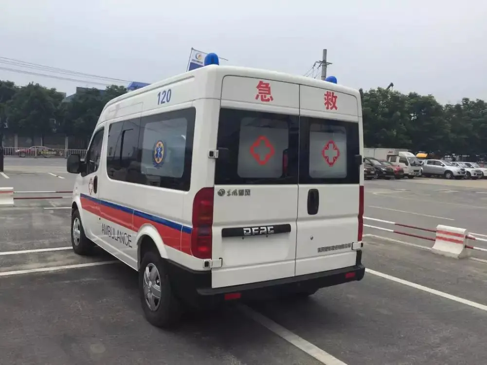 Мобильный медицинский автомобиль 4x2 скорой помощи для продажи