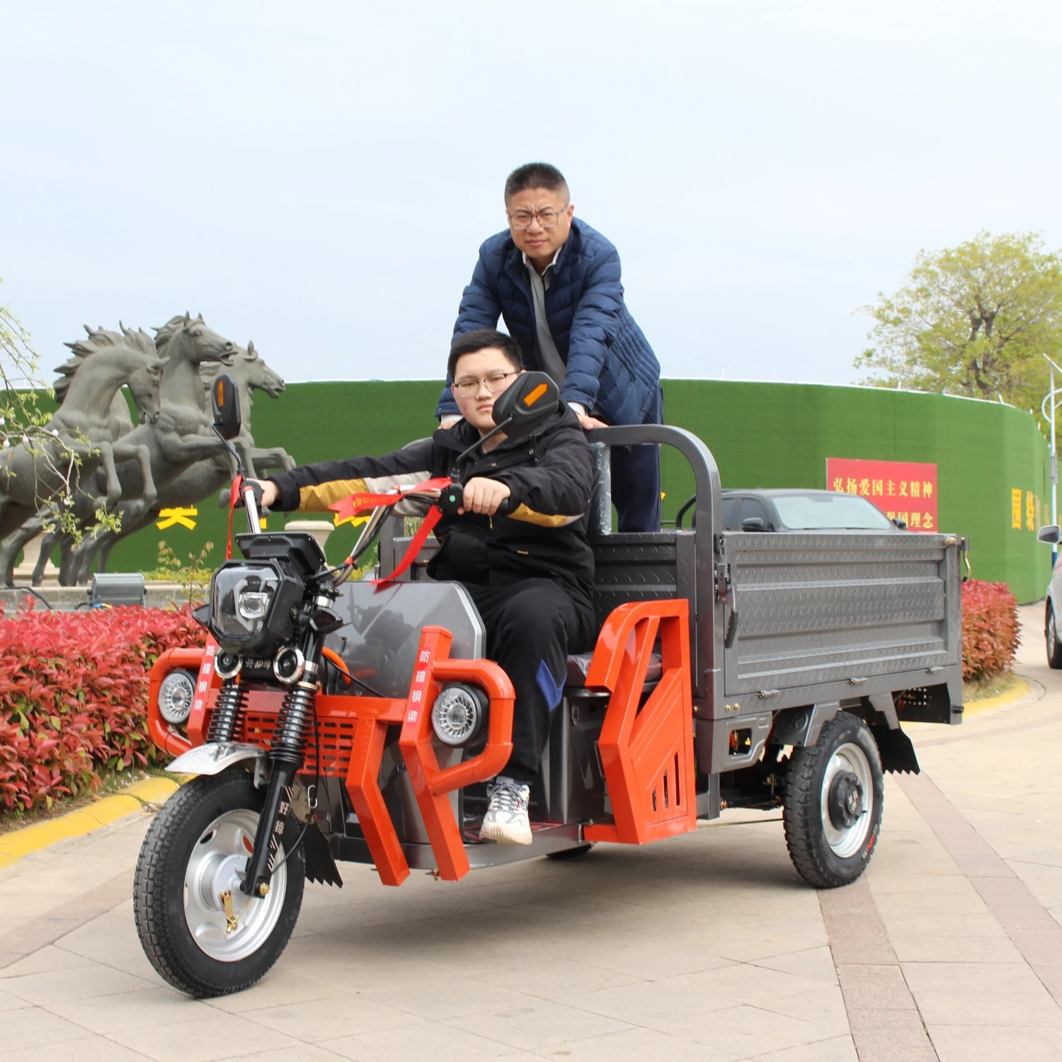 CycleGuy EC-02 60V 72V 3 Wheel Cargo Vehicle Electric Tricycle Tuk Tuk for Cargo with 1200W Motor