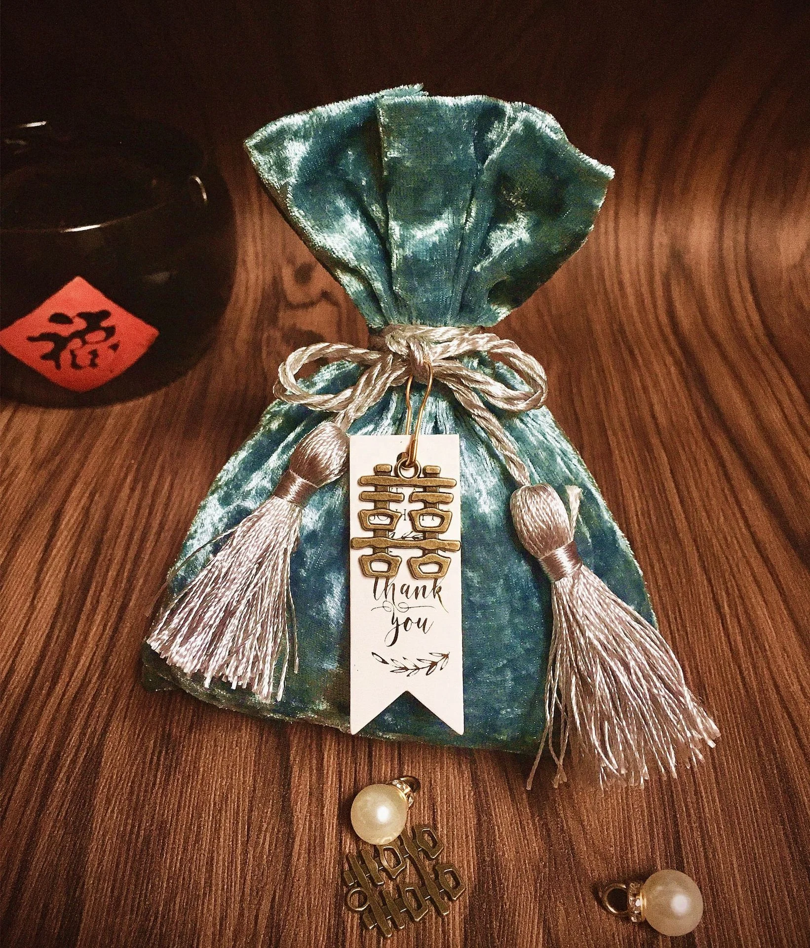 11cm*14cm Red Pink Tassel Velvet Bag Drawstring Candy Pouch Packing Bags Wedding Bag