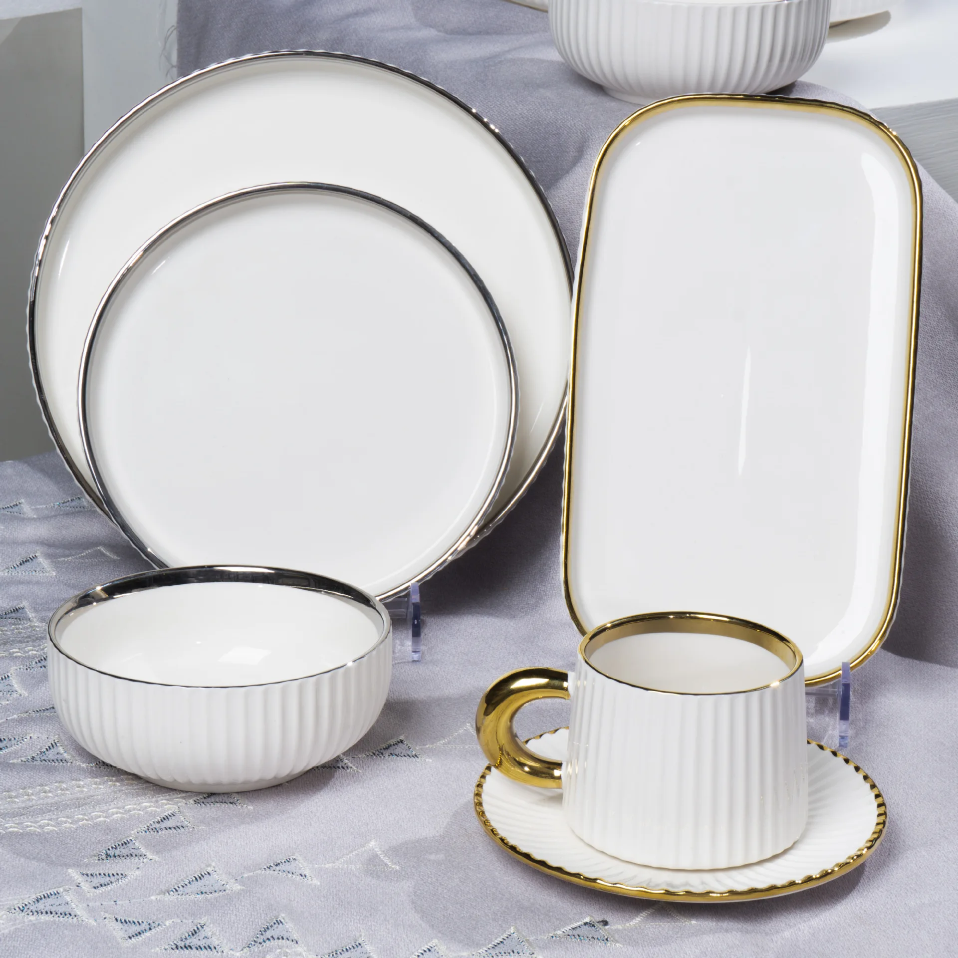 Royal Luxury Porcelain Cup Dinner Plates Ware Sets Nordic Tableware Ceramic Dinnerware Set With Gold Rim