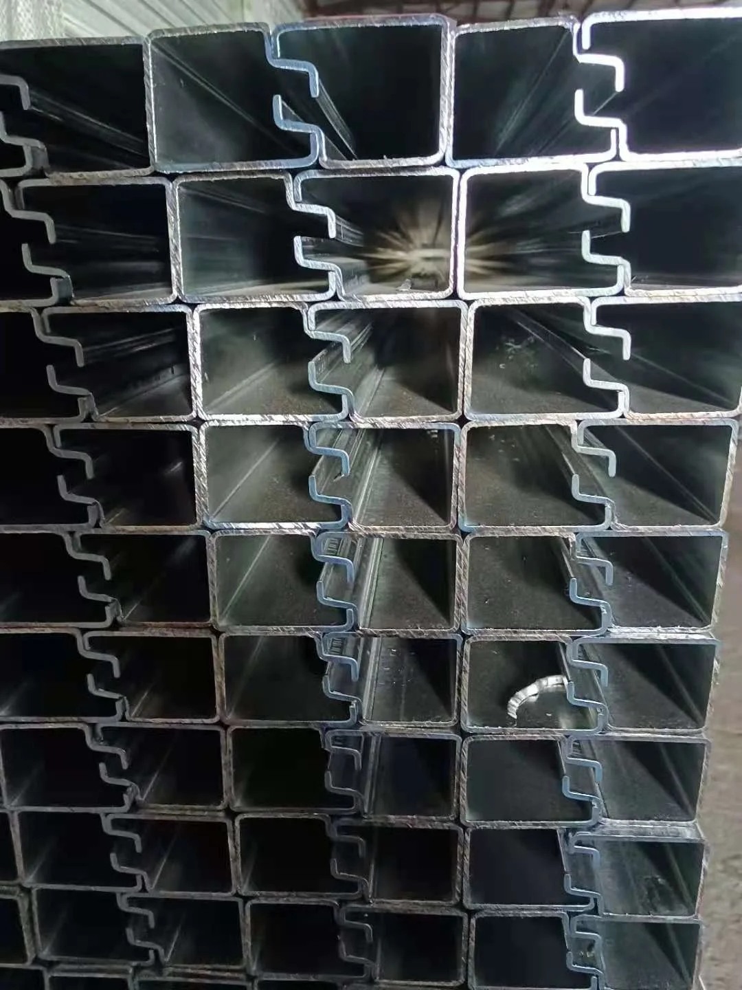 Высокое качество и недорогая цена ASTM Q355B угловая сталь равная оцинкованная