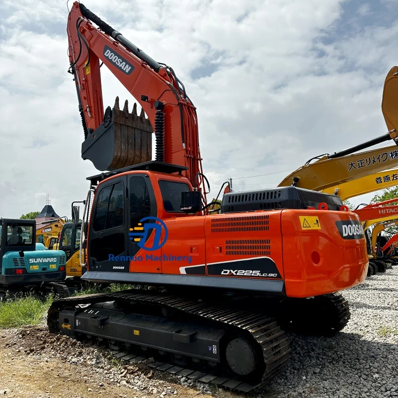 Rennuo горячая Распродажа подержанных экскаваторов Doosan DX 225 дизельный насос посылочный экскаватор Великобритания б/у в Корее