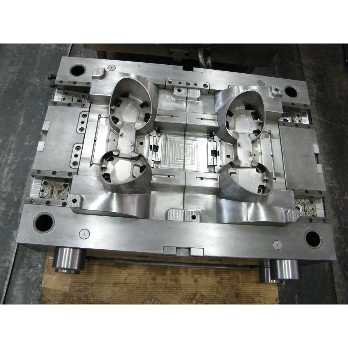 OEM / ODM factory car lighting dongguan plastic injection products and injection mould