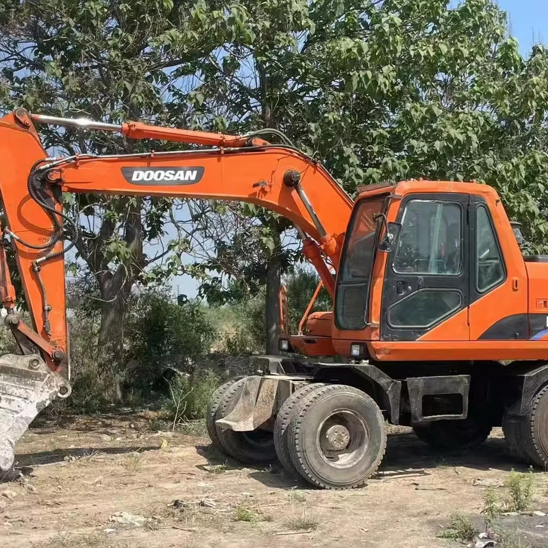 Экскаватор б/у в Дубае DOOSAN 150W-7 Экскаваторы б/у для продажи по специальным ценам поставляется с послепродажным гарантийным обслуживанием