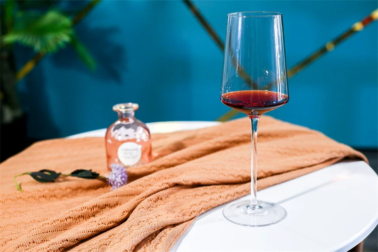 DBE Factory supply stem colored glass wedding decorate lead free crystal glassware red wine glasses