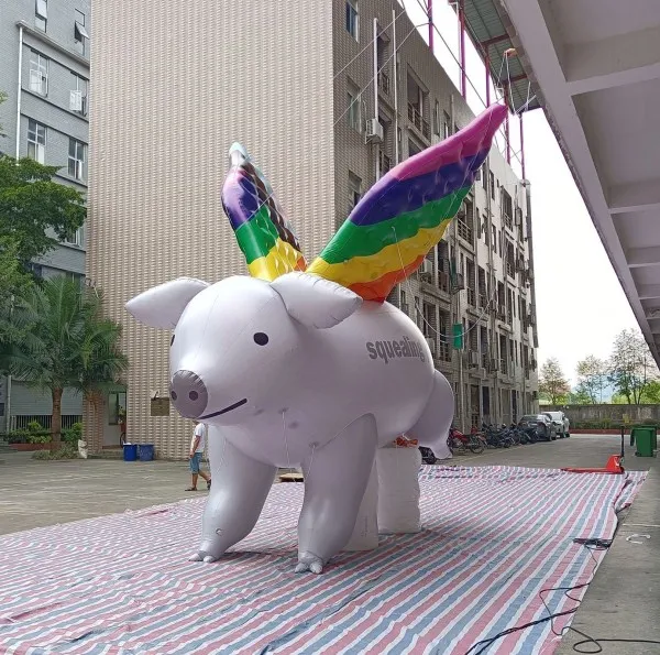 Newest finished inflatable helium parade wings pig