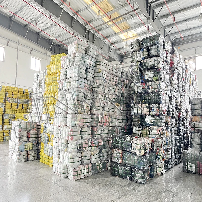 surplus stock lots clearance sale boys girls and men winter thick woolen jackets mixed size used clothing in bales